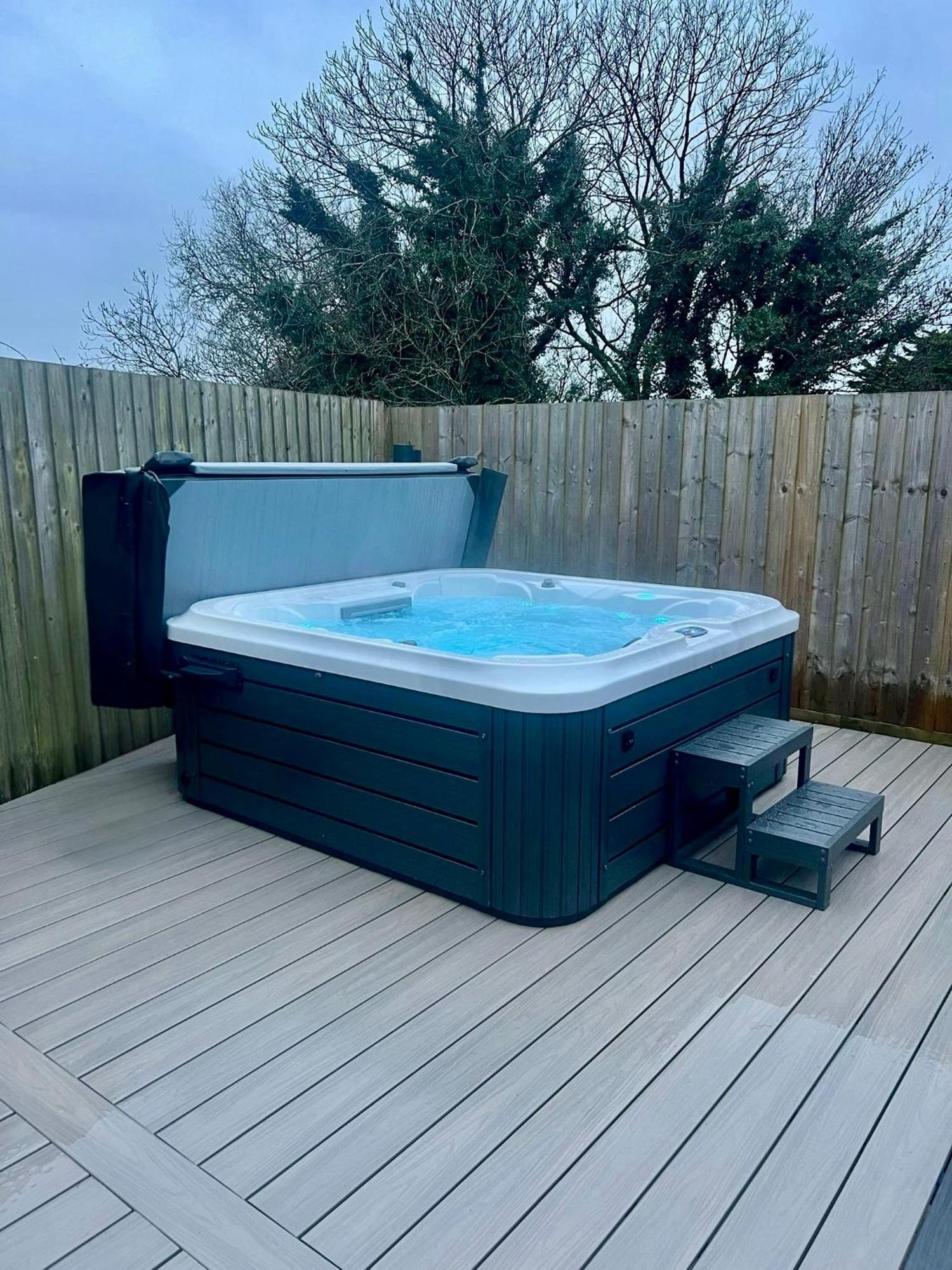 No 1 The Paddock - Spacious Holiday Home With A Hot Tub Bude Extérieur photo